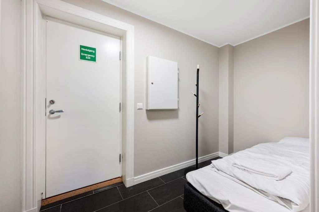 New! Modern City Apt: Central W/ Private Entrence Bergen Luaran gambar