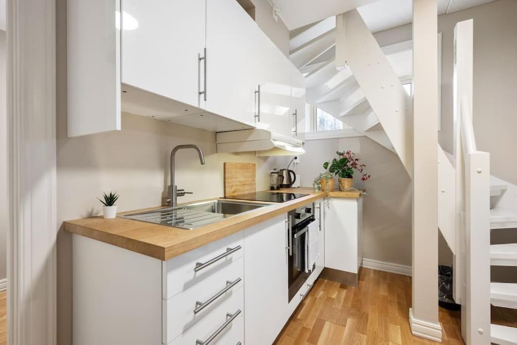 New! Modern City Apt: Central W/ Private Entrence Bergen Luaran gambar