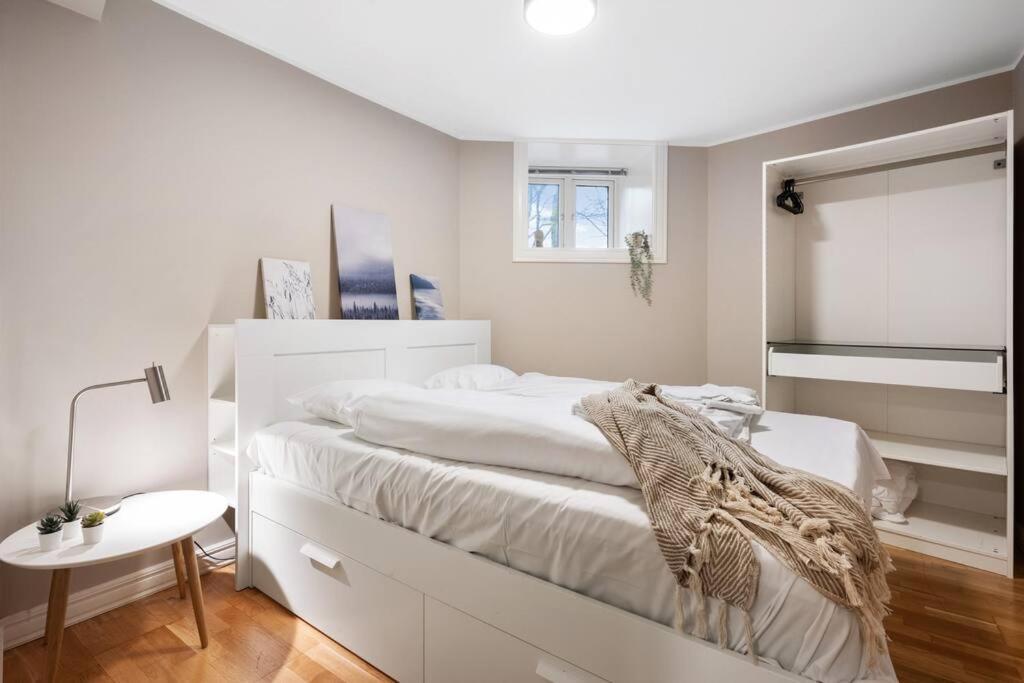 New! Modern City Apt: Central W/ Private Entrence Bergen Luaran gambar
