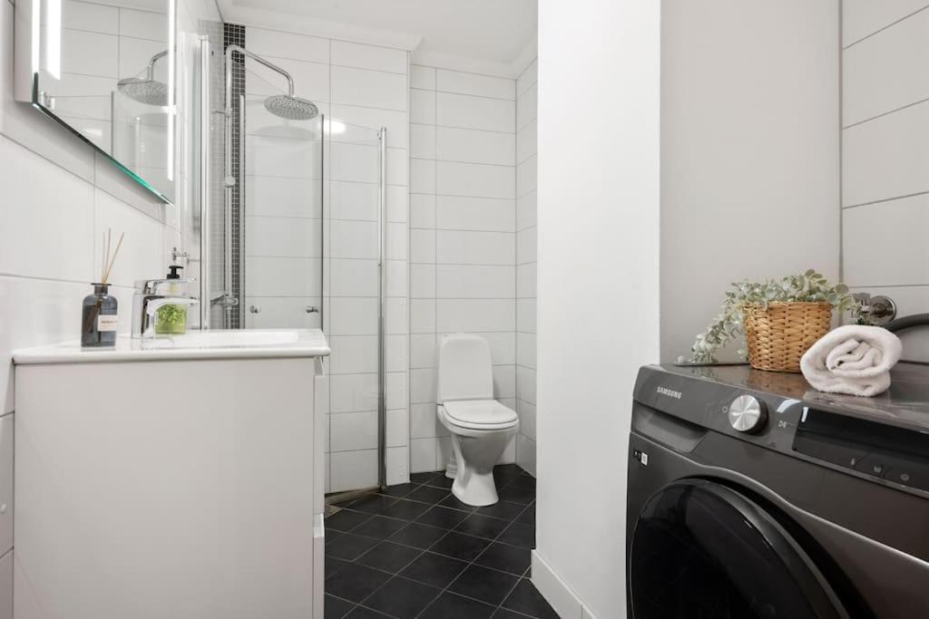 New! Modern City Apt: Central W/ Private Entrence Bergen Luaran gambar