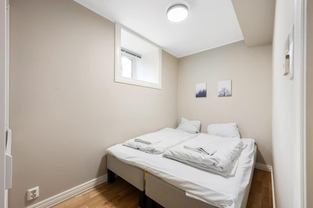 New! Modern City Apt: Central W/ Private Entrence Bergen Luaran gambar